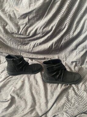 Clarks Cloudsteppers Black Ankle Boots